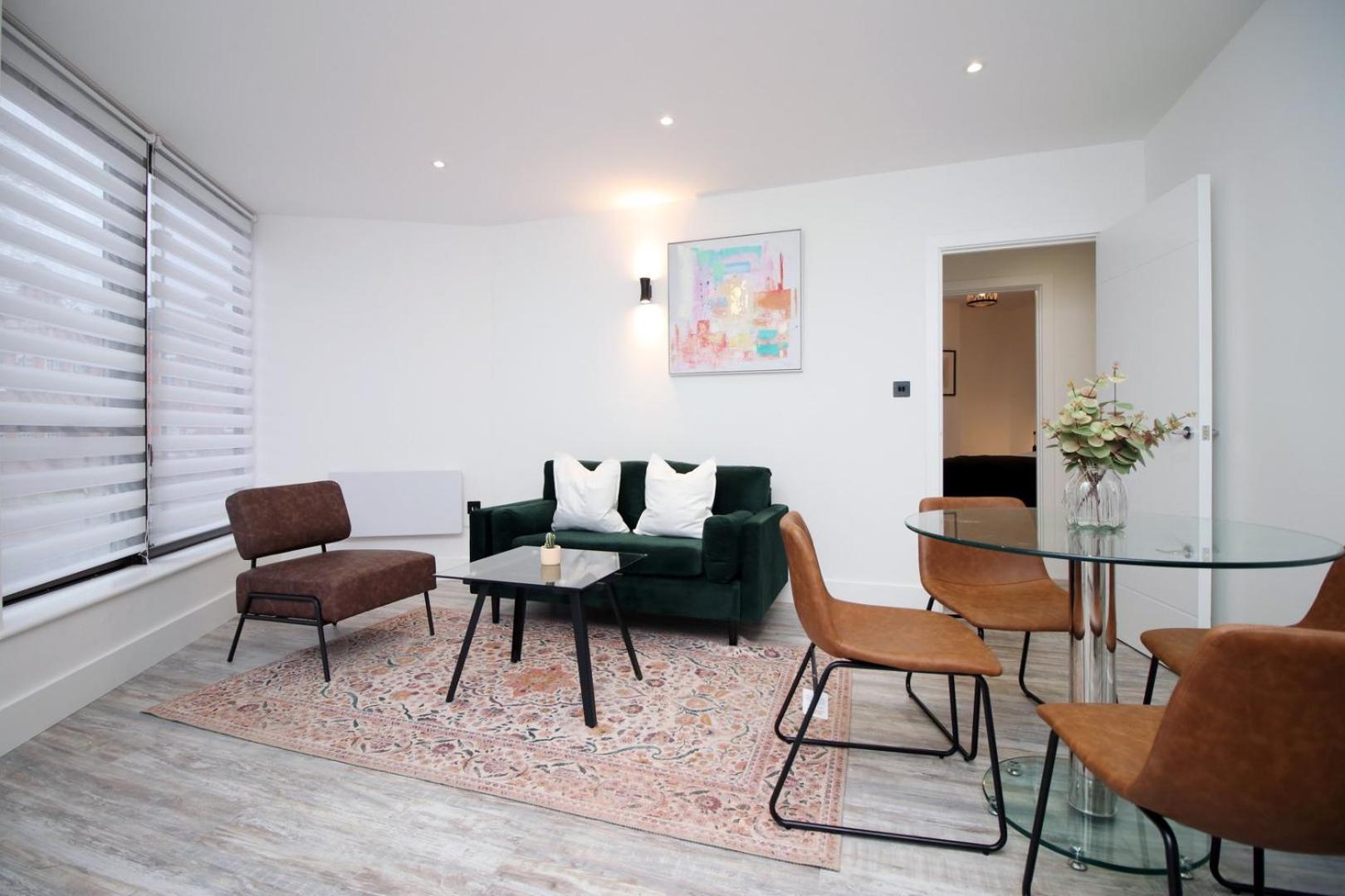 סווינדון 2 Bedroom With Free Parking מראה חיצוני תמונה