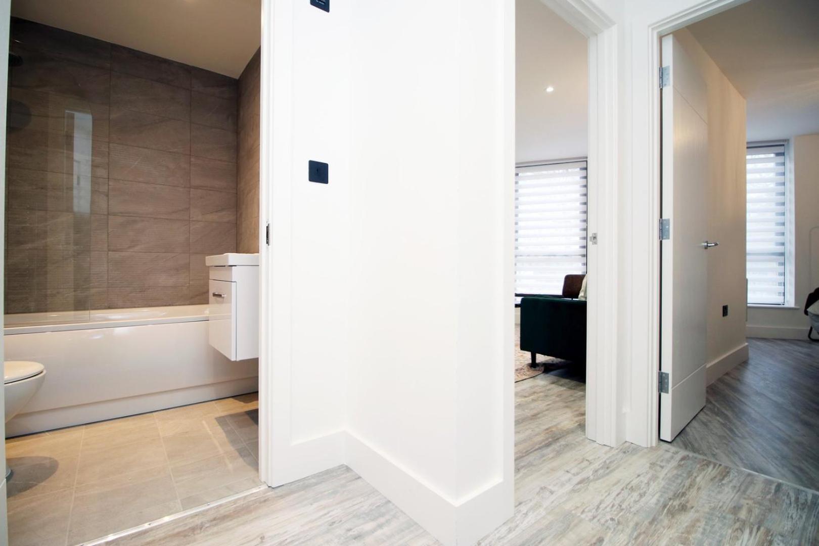 סווינדון 2 Bedroom With Free Parking מראה חיצוני תמונה