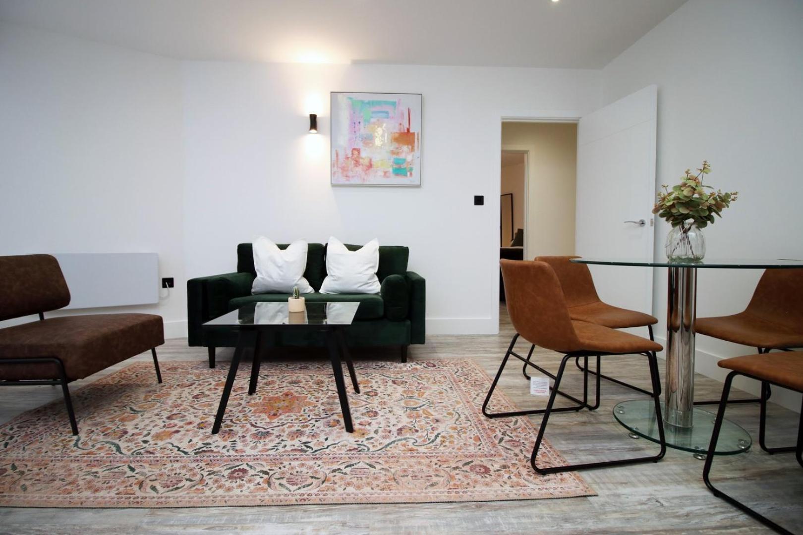 סווינדון 2 Bedroom With Free Parking מראה חיצוני תמונה