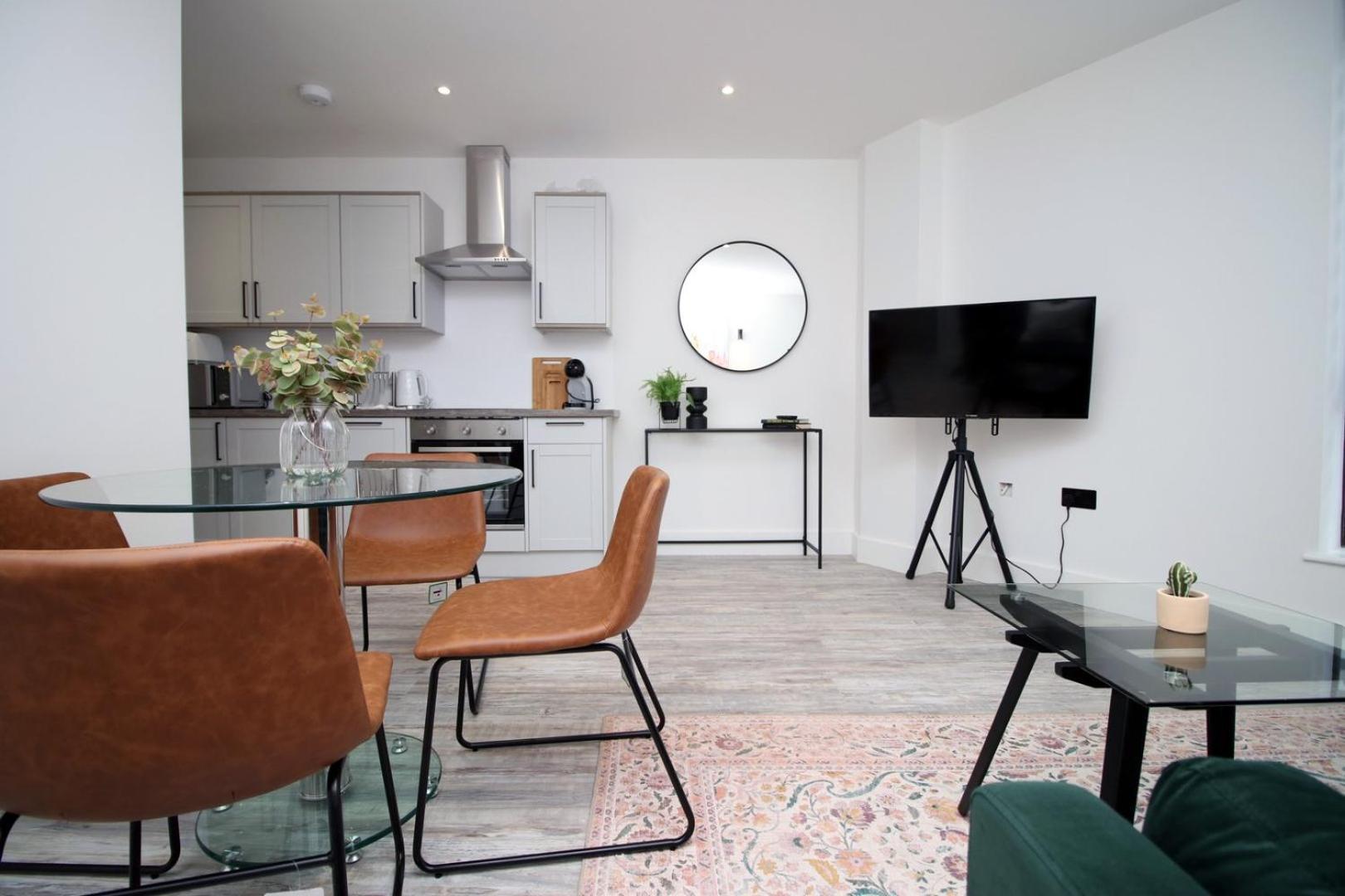 סווינדון 2 Bedroom With Free Parking מראה חיצוני תמונה