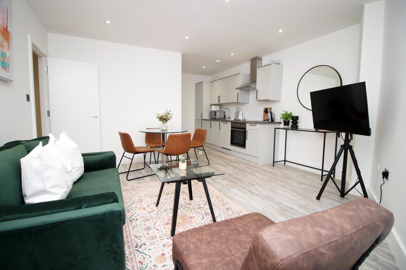 סווינדון 2 Bedroom With Free Parking מראה חיצוני תמונה